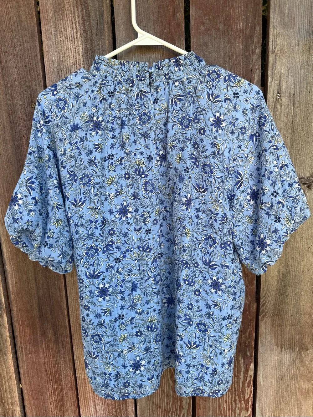 Loft Smocked Neck Blue Floral Puff-Sleeve Top Size Medium